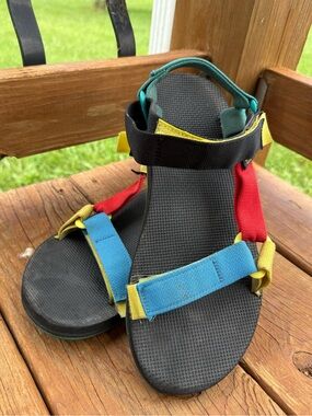 Teva classic retro 90's multicolor hook and loop strap sandal Men's 9, women’s 7